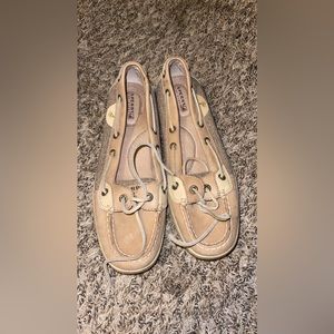 Womens sperrys size 11